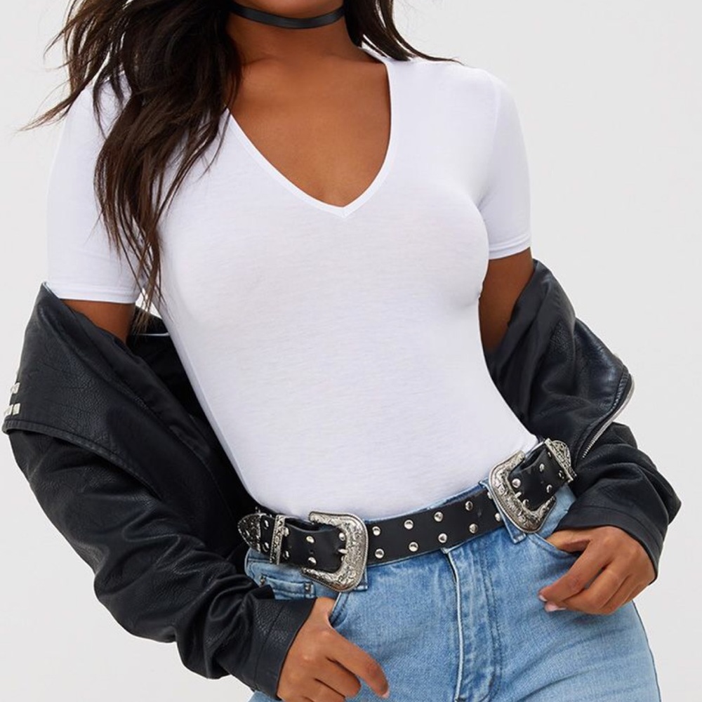White V-Neck Rolled Cuff Bodysuit Size M